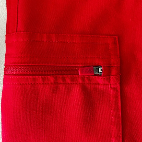 Figs Red Scrub Set - Picture 5 of 11